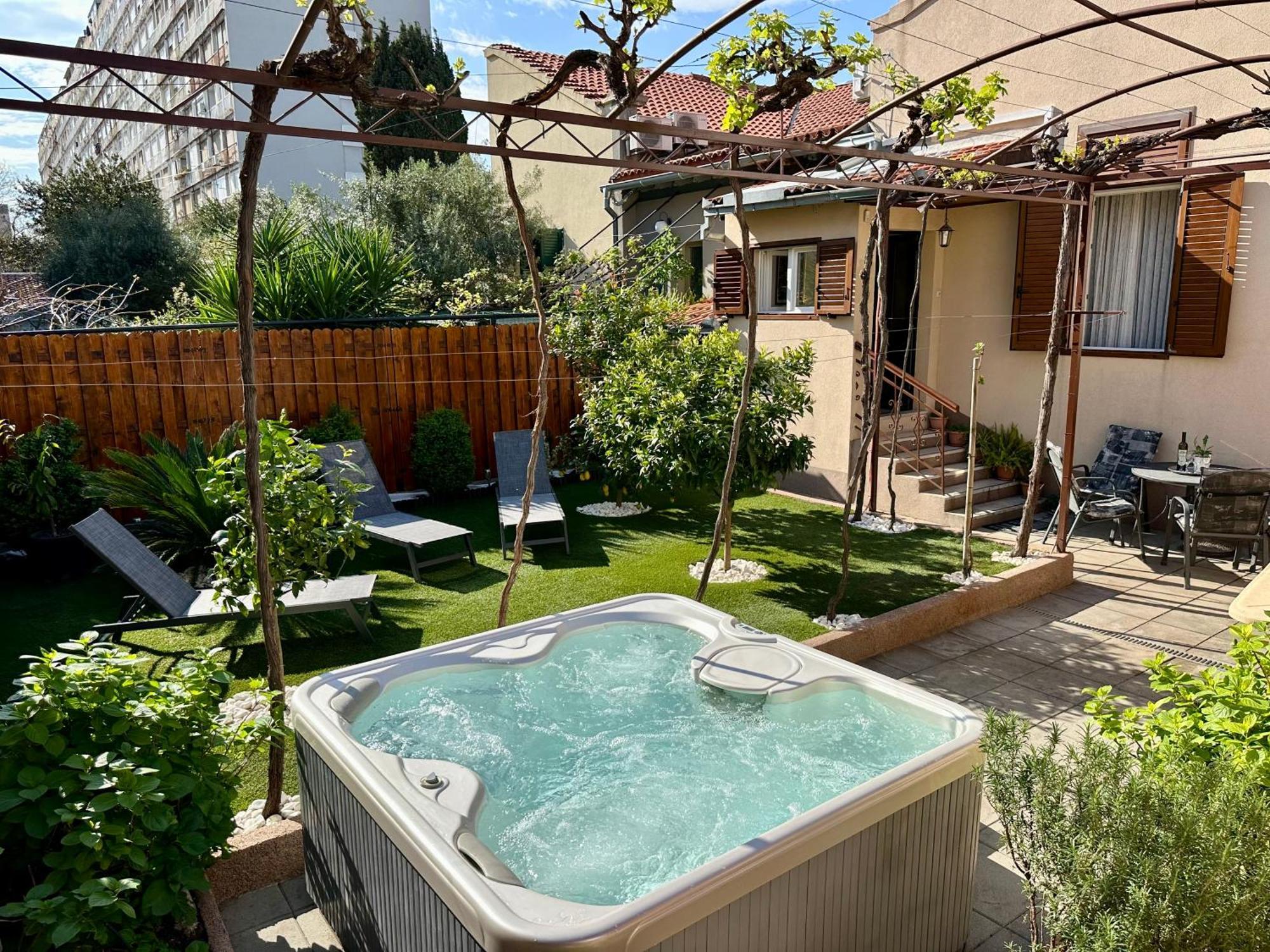 Antique Garden Villa Спліт Екстер'єр фото